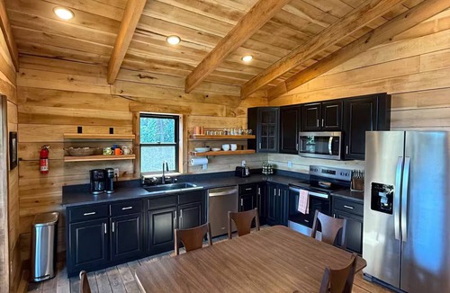 Mountain Creek Cabin | Handcrafted Cabin · Sunrise + Blue Ridge Views · 5 mi to Chattanooga