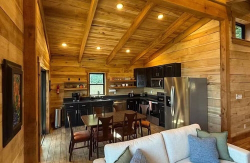 Mountain Creek Cabin | Handcrafted Cabin · Sunrise + Blue Ridge Views · 5 mi to Chattanooga