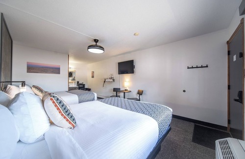 Pinnacles Entrance Badlands Hotel | Hansen Inn & Cabins, Room, Double Queen, Second Floor, No Pets, No Smoking