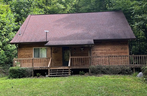 Hartford Cabin | Hartford Hideaway! Soothing cabin in the Smokies.