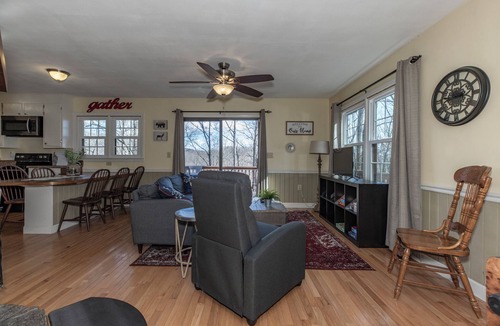 Deep Gap Cabin | Hawk Ridge Haven | Sleeps 4 | Hiking | Fishing | Community Pool