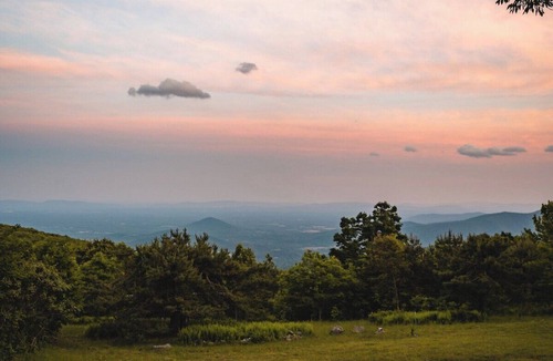 Free Union Cabin | Hawks Nest · Mountain Top Cabin w/Amazing Views, Coffee, Games