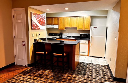 Wichita Hotel | Hawthorn Extended Stay by Wyndham Wichita