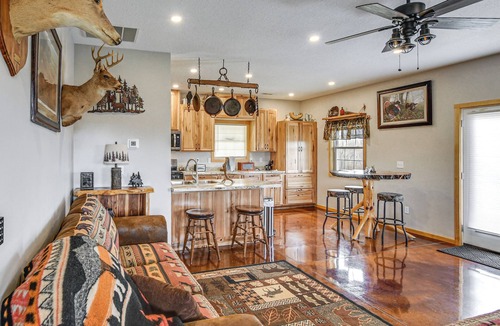 Coatsville House | Hazel Creek Cabin on Kirksville's Outskirts