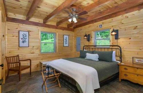 Hampton Cabin | Headwaters-Log Cabin Upstream from Adventure