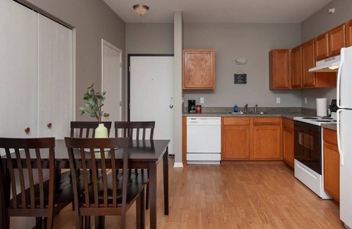 Ames Apartment | Heart of Ames Flat w/ Fully-Equipped Kitchen