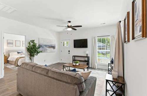 Cedartown House | Heart of Cedartown and 1 minute to the Silver Comet Trail