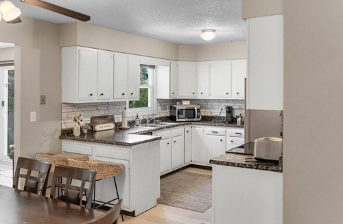 Sioux Falls Apartment | Heartland Haven: A 4-Bed Delight in Sioux Falls