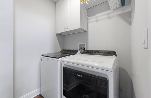 Barnegat Light House | Heated Pool, Gas Fire Pit, Elevator, 5 bd, Large Rooftop deck with Water views!
