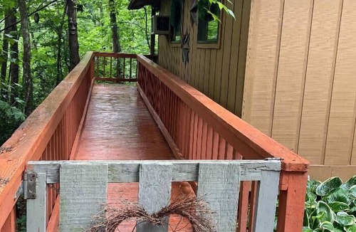 Sautee Nacoochee Cabin | Helen Ga, Wineries, Zip Lines, Hiking, Unicoi State Park and Lake Burton