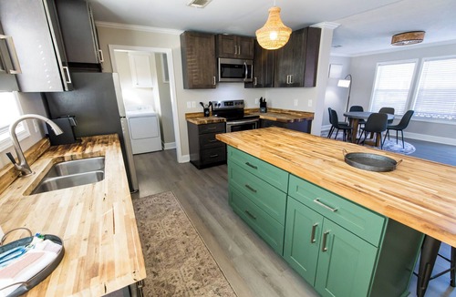 Lexington House | Hendrix Hideaway