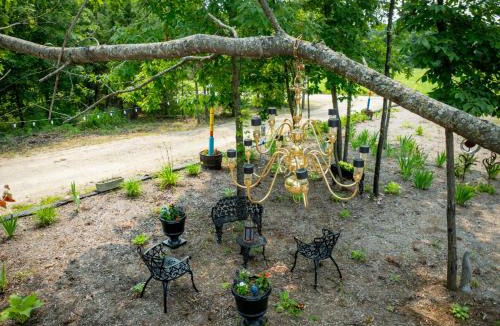 Mount Sterling Bed & Breakfast | Hermann Grain Bins Chicken Run grain bin sleeps 8