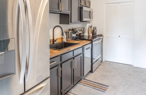 Maple Ridge Apartment | Hermes` Respite - A Runner`s Paradise