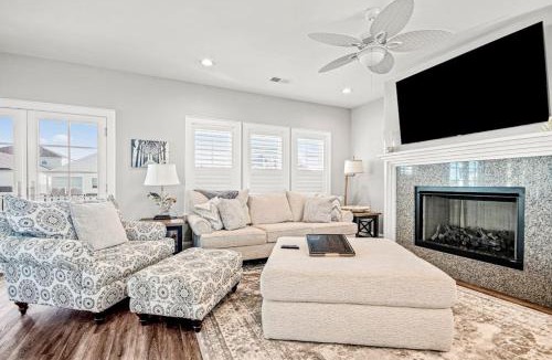 Crescent Beach House | Hermosa Villa