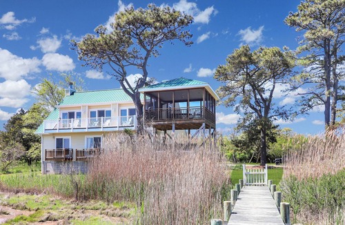 Deep Hole House | Heron's Cove on Salt Meadow | Bayfront Views, Dock, King Suites, Fireplace + Pet Friendly