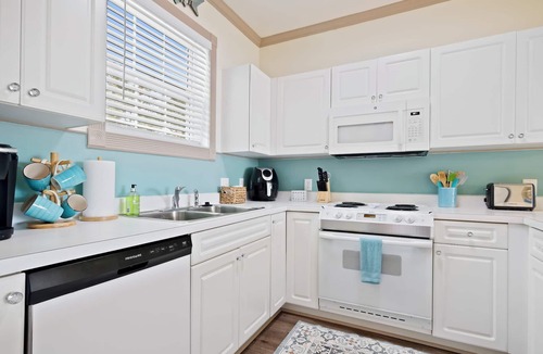 Little River Condo | HIBISCUS HAVEN: Little River SC, Cute 2B/2B Condo w Pool Near Beach 90 Day Stays