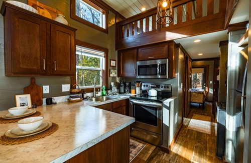 Monteagle Cabin | Hickory Hideaway at The Retreat at Deer Lick Falls