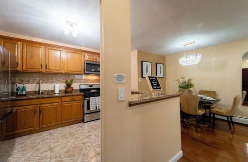 Canarsie Apartment | Hidden Delight . Charming 2-bedroom apartment close to JFK AIRPORT
