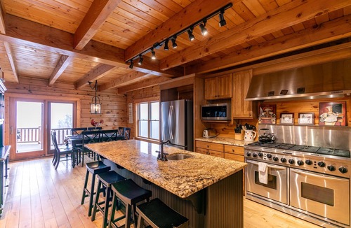 Deep Gap Cabin | Hidden Ridge - Hot Tub, Pool Table, Ping Pong, Great Views