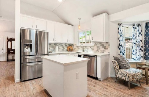 Wells Branch House | High Ceilings | Fenced Yard | Bright Interiors