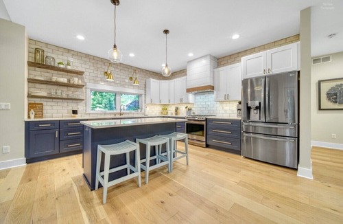 Saugatuck House | High-End Modern Farmhouse Relaxation in Saugatuck - Close to Downtown