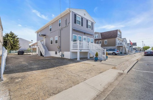 Seaside Heights Apartment | High Speed Wifi | Washer/Dryer | Linens+ Towels