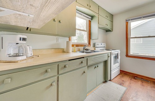 Lake Mills House | Hike, Fish & Boat: Lake Mills Home w/Yard