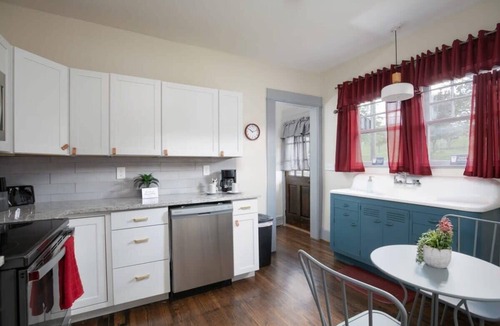 Crestline Heights House | Hiking Near Ruffner Mountains! East Lake Stunner