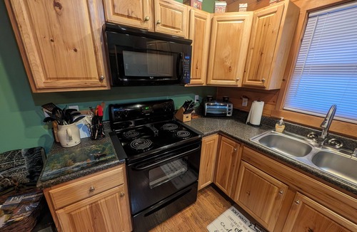 Boone Cabin | Hill Side Hideaway - 5 minutes from Boone