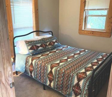 Rutherfordton House | Hillside Haven Cabin with Hot Tub in Rutherfordton, NC
