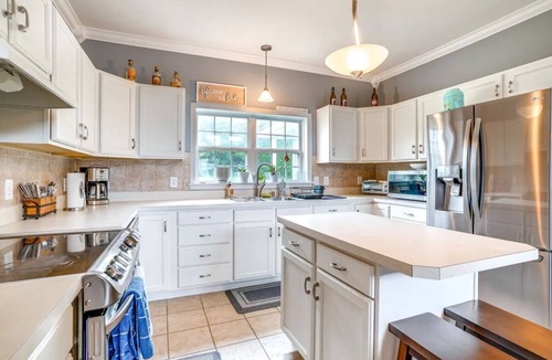 Louisa House | Hilltop Getaway w/Sunrise Lake View, Water Access, FirePit & Game Room