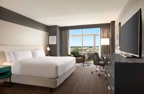 Linthicum Heights Hotel | Hilton Baltimore BWI Airport