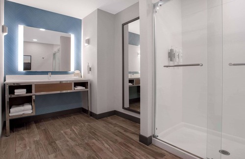 West Omaha Hotel | Hilton Garden Inn Omaha West