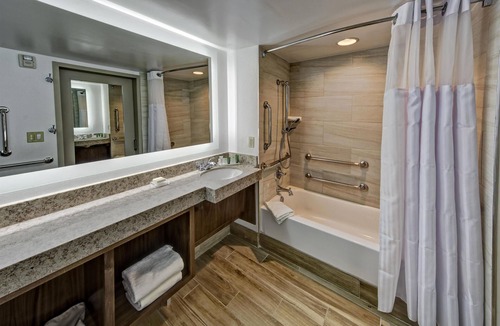 Alcoa Hotel | Hilton Knoxville Airport