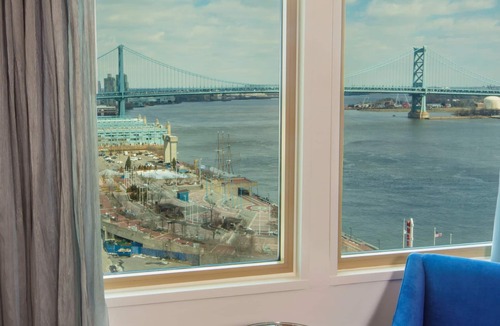 Society Hill Hotel | Hilton Philadelphia at Penn's Landing