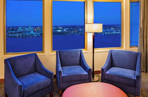 Society Hill Hotel | Hilton Philadelphia at Penn's Landing