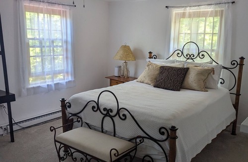 Aldie House | Historic Aldie Farmhouse near Middleburg and Wine Country
