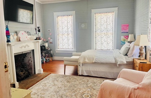 Anderson County Bed & Breakfast | Historic Bed and Breakfast, sleeps 12-16