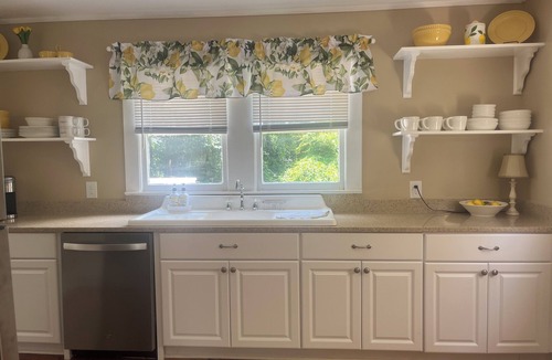 Davidson Cottage | Historic Carriage House Minutes from Downtown Davidson