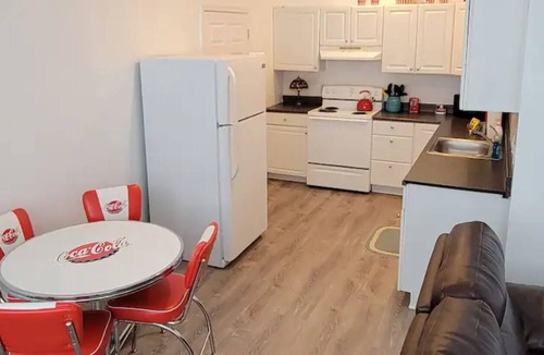 Chesapeake City Cabin | Historic Chesapeake City Stay