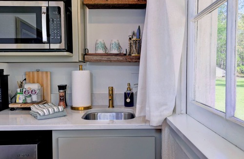 Stonehouse Cottage | Historic Cottage Est. 1749 20 mins to Williamsburg