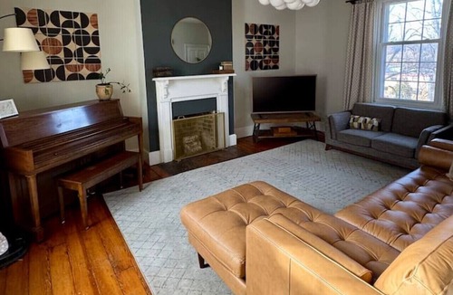 Diamond Hill Apartment | Historic DT Lynchburg Apt, Walk To Shops & Dining