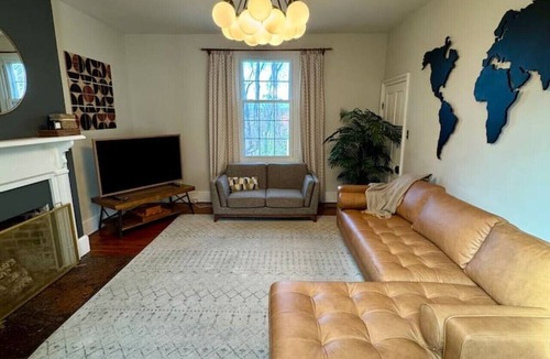 Diamond Hill Apartment | Historic DT Lynchburg Apt, Walk To Shops & Dining