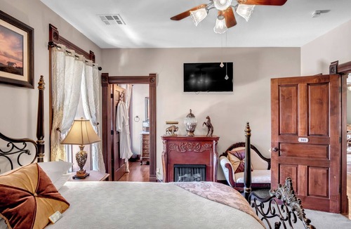 Marion Hotel | Historic Elgin Hotel