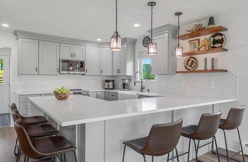 Hamilton House | Historic Farmhouse with Pool & Hot Tub in Wine Country, Near Washington, DC