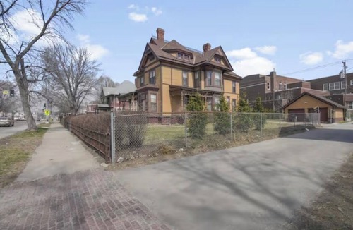 Council Bluffs House | Historic Farnsworth Queen Anne House 7 bedroom, 13 beds and 5 and half bath