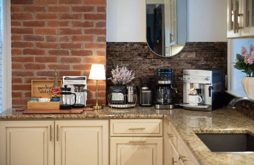Bloomfield House | Historic Gem | Soaking Tub Fire Pit EV Charger