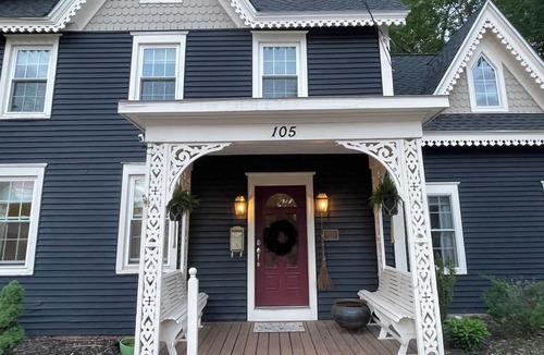 Milton House | Historic home, great yard & Walk to Dogfish Head Brewery!