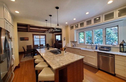 Storm Lake House | Historic home near lake, parks and BVU! Perfect for summer vacay and reunions!