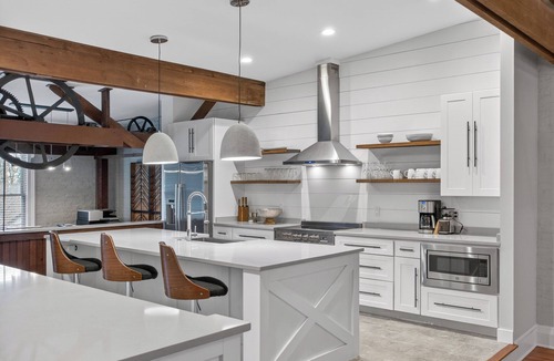 Orange Apartment | Historic Main Street Retreat Walkable to Shops, Dining & Arts